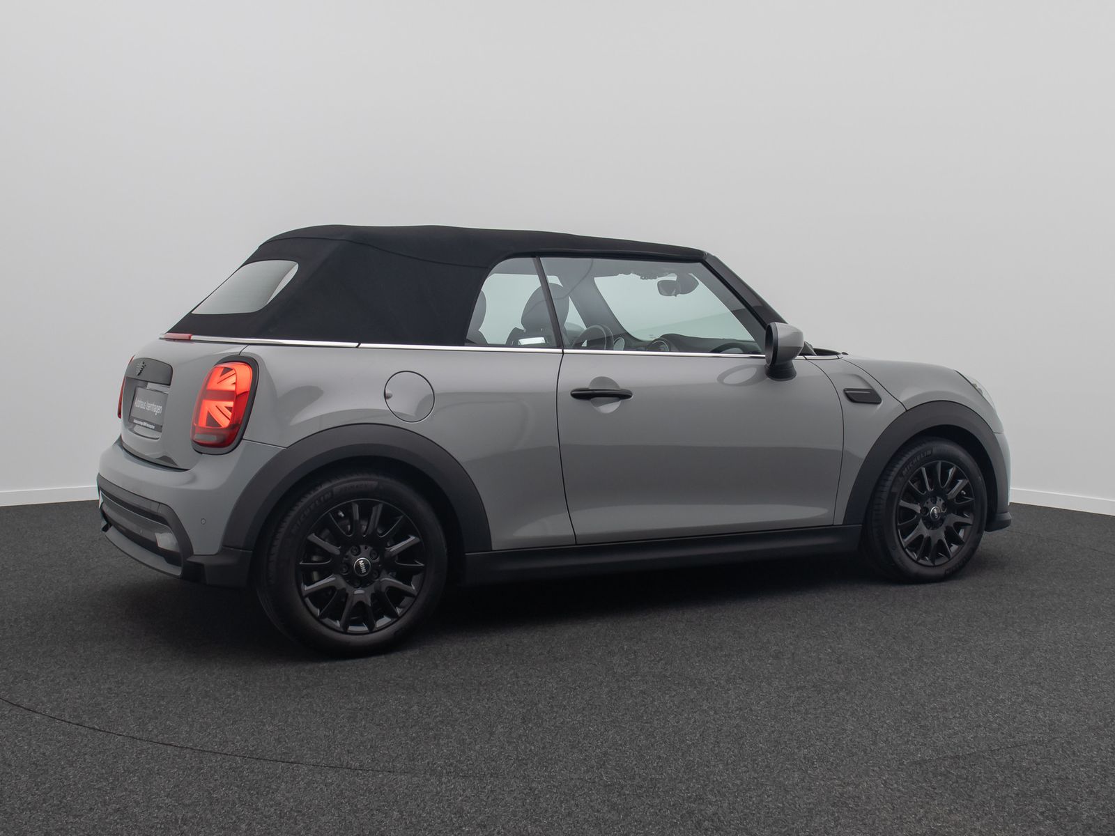 Fahrzeugabbildung MINI One Cabrio Classic Trim Komfort DAB Leder Sport