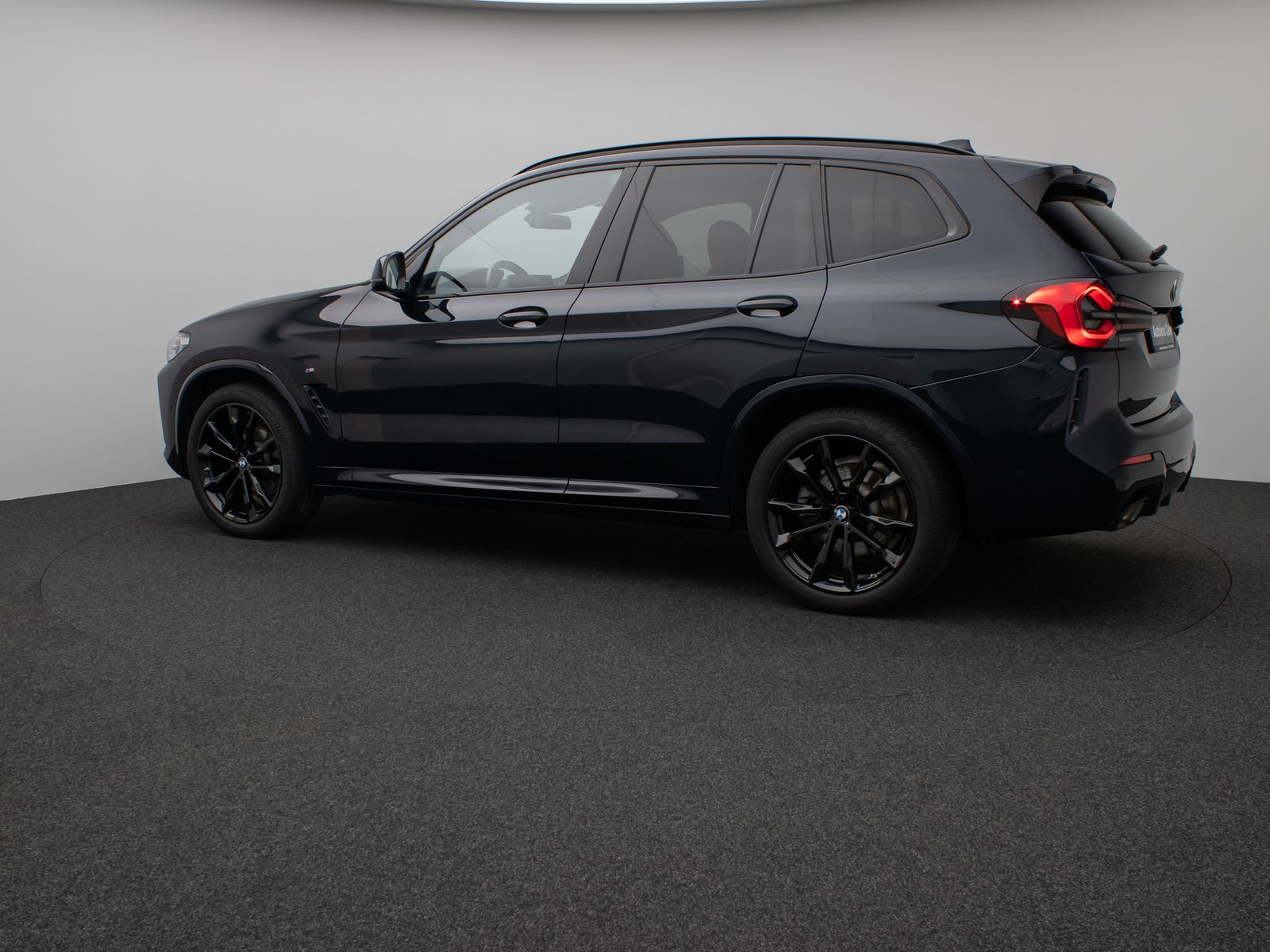 Fahrzeugabbildung BMW X3 xD20d M Sport Panorama Kamera Laser HUD HiFi