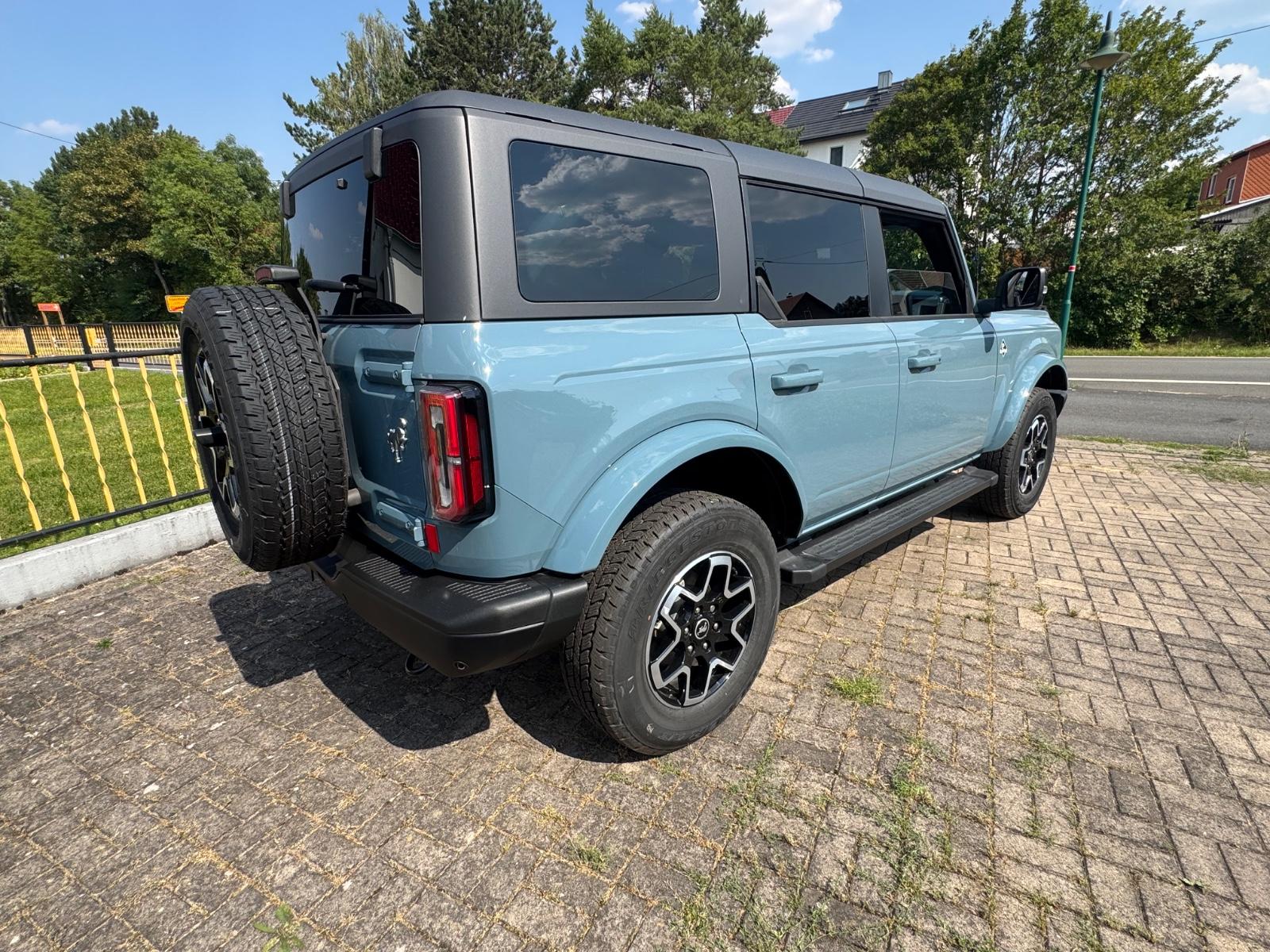 Ford Bronco Outer Banks 4x4
