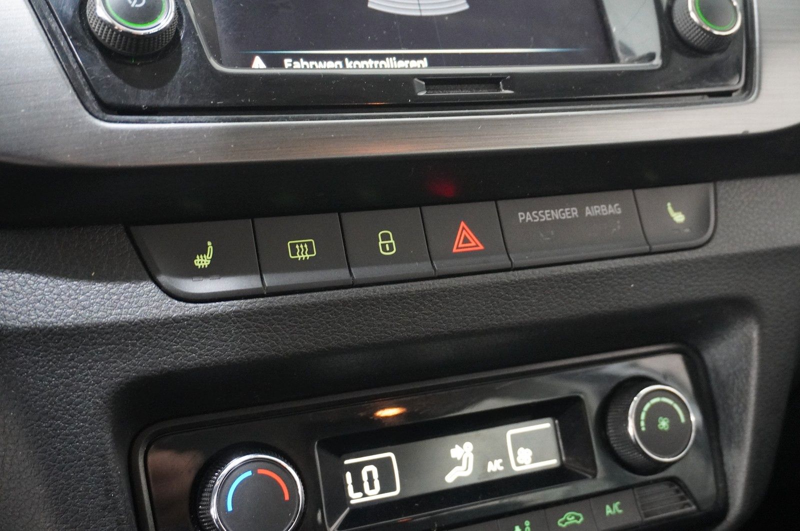 Fahrzeugabbildung SKODA Fabia Combi 1.0 TSI STYLE NAVI/LED/SHZ/PDC/TEMP.