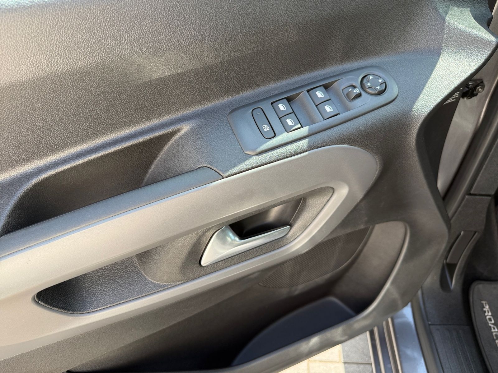 Fahrzeugabbildung Toyota Proace City Verso 1.5 D-4D L1 Executive S/S PANO