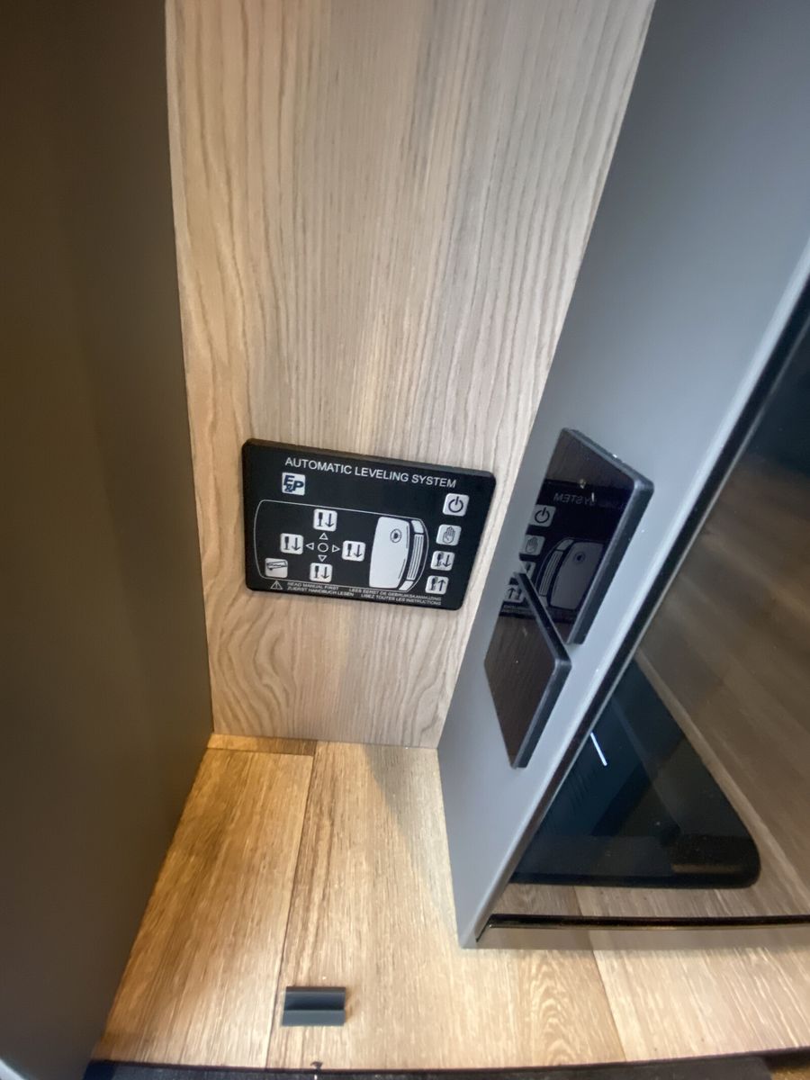 Fahrzeugabbildung Niesmann + Bischoff Flair 880 Retarder