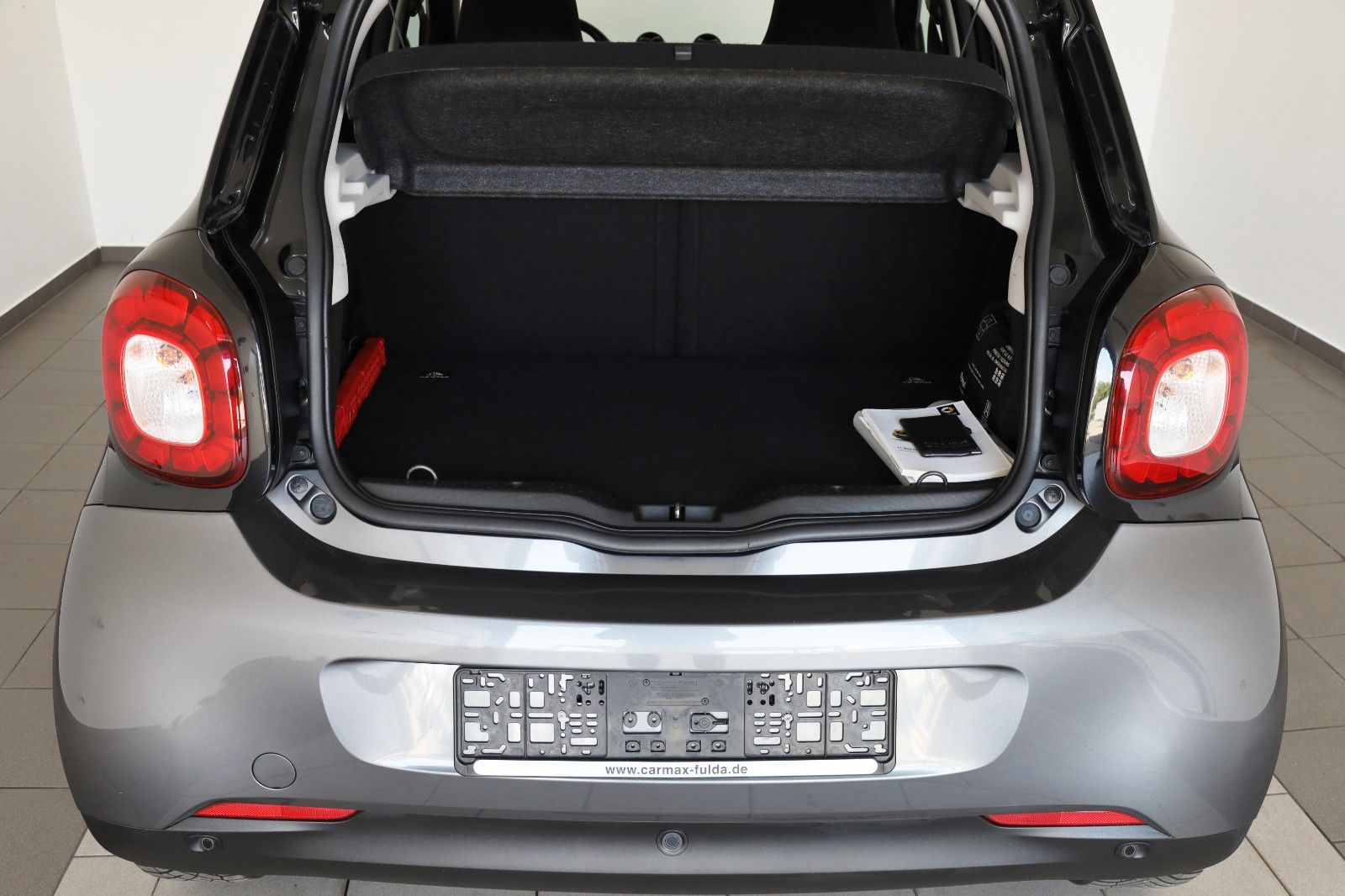 Fahrzeugabbildung Smart ForFour Passion Navi,SH,PDC, Allwetterreifen