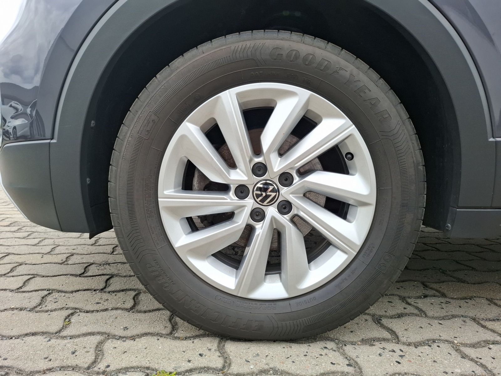 Fahrzeugabbildung Volkswagen T-Cross TSI Life Climatronic AID ACC RFK SH LM