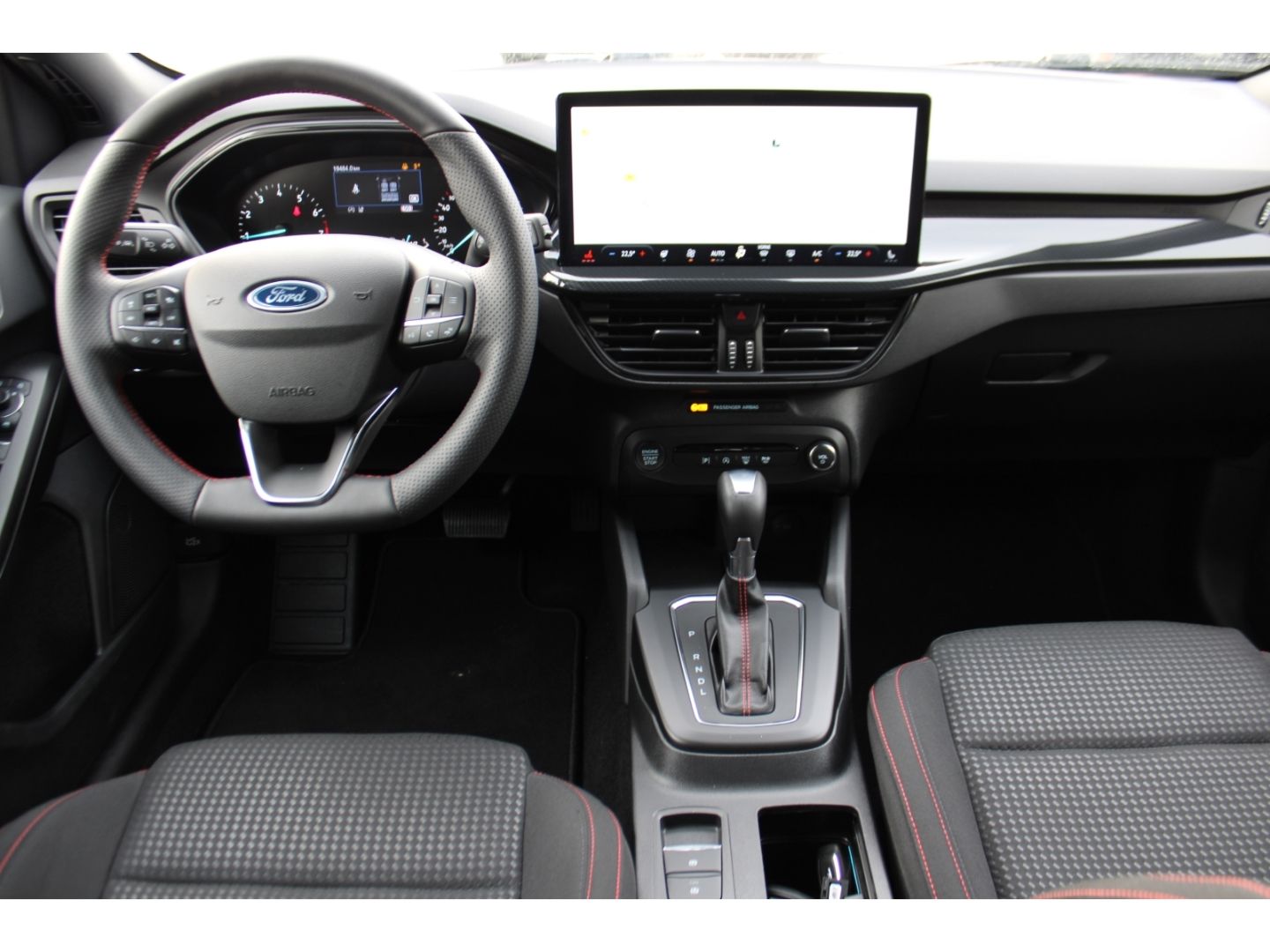 Fahrzeugabbildung Ford Focus Turnier ST-Line ACC LED TWA Navi DAB GJR R