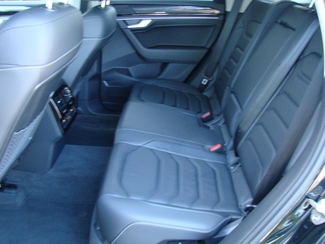 Volkswagen Touareg 3.0TDi Black Style 4M ACC LED AHK Luftfe