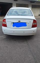 Kia Cerato 1.6 LX Stufenheck LX - Kia Cerato von privat
