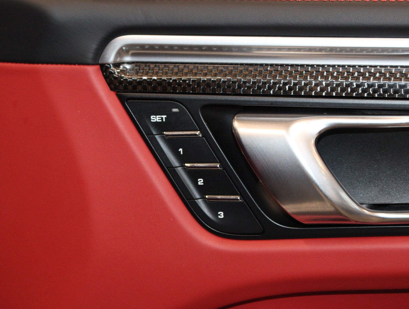 Fahrzeugabbildung Porsche Macan Turbo mit Performance Paket*2.Hand*Kamera