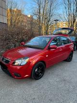Kia Rio zu verkaufen 1,4 - Kia Rio Gebrauchtwagen in Berlin