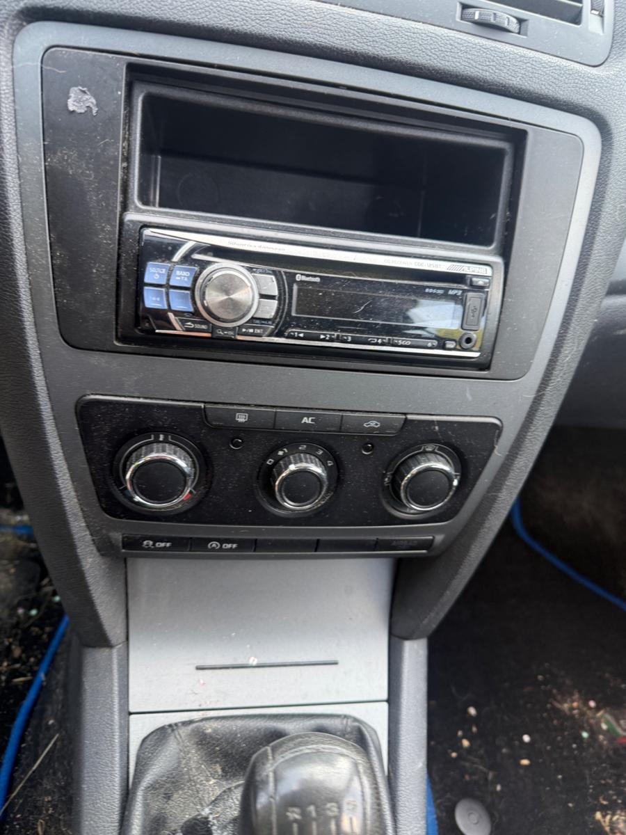 Skoda Octavia 2011 — photo 8