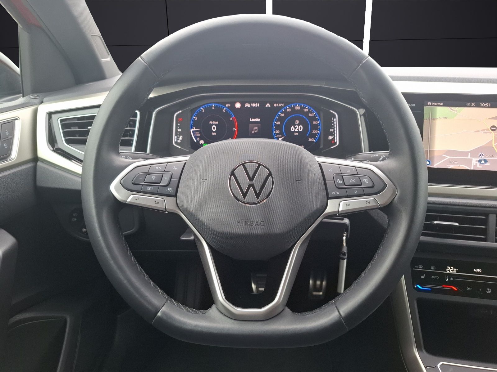 Fahrzeugabbildung Volkswagen Taigo Move DSG Matrix Navi ACC RFK SHZ AID