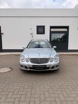 Mercedes-Benz E 320 T  Memory Schiebedach SitzHz Leder - Mercedes-Benz E 320 mit Diesel-Antrieb: Automatik