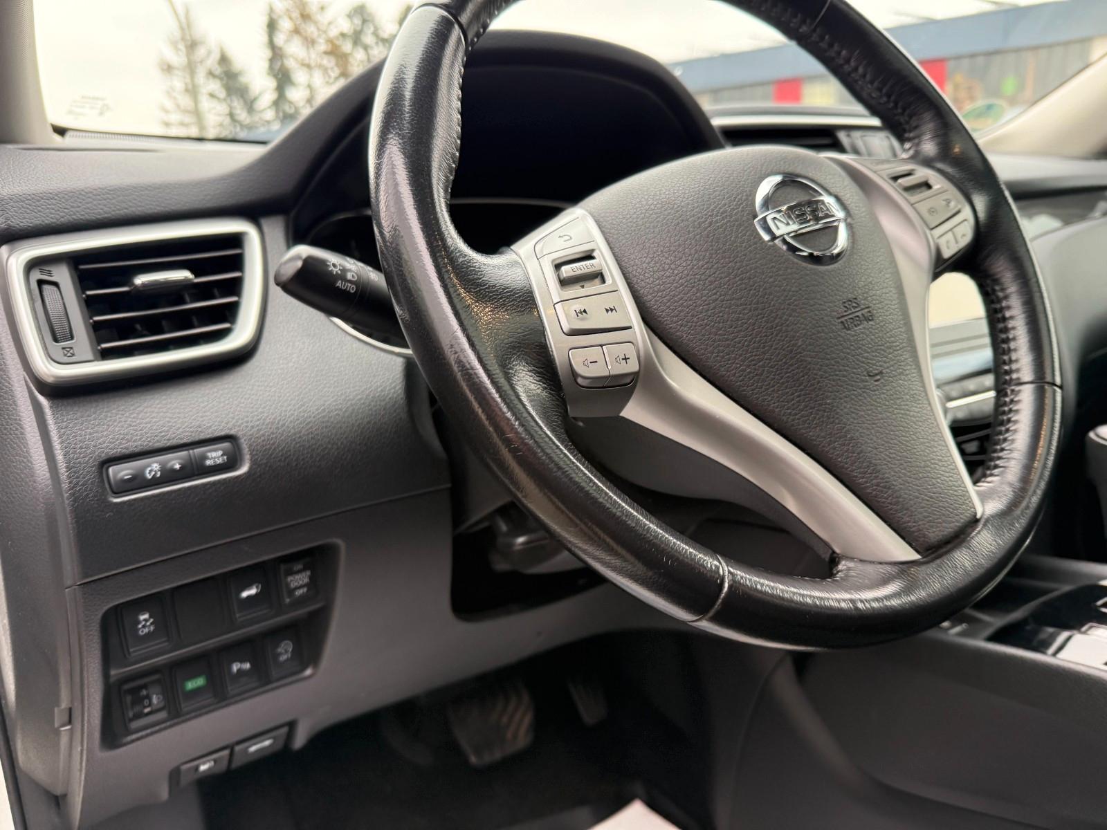 Nissan X-Trail Acenta Automatik Navi Kamera Panorama AH