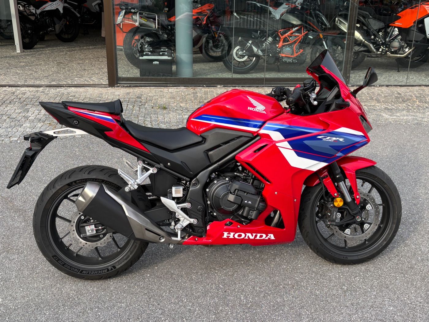 Fahrzeugabbildung Honda CBR 500 R E-Clutch 2026