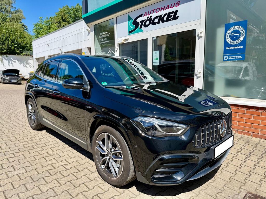 Image of Mercedes-Benz GLA 35 AMG