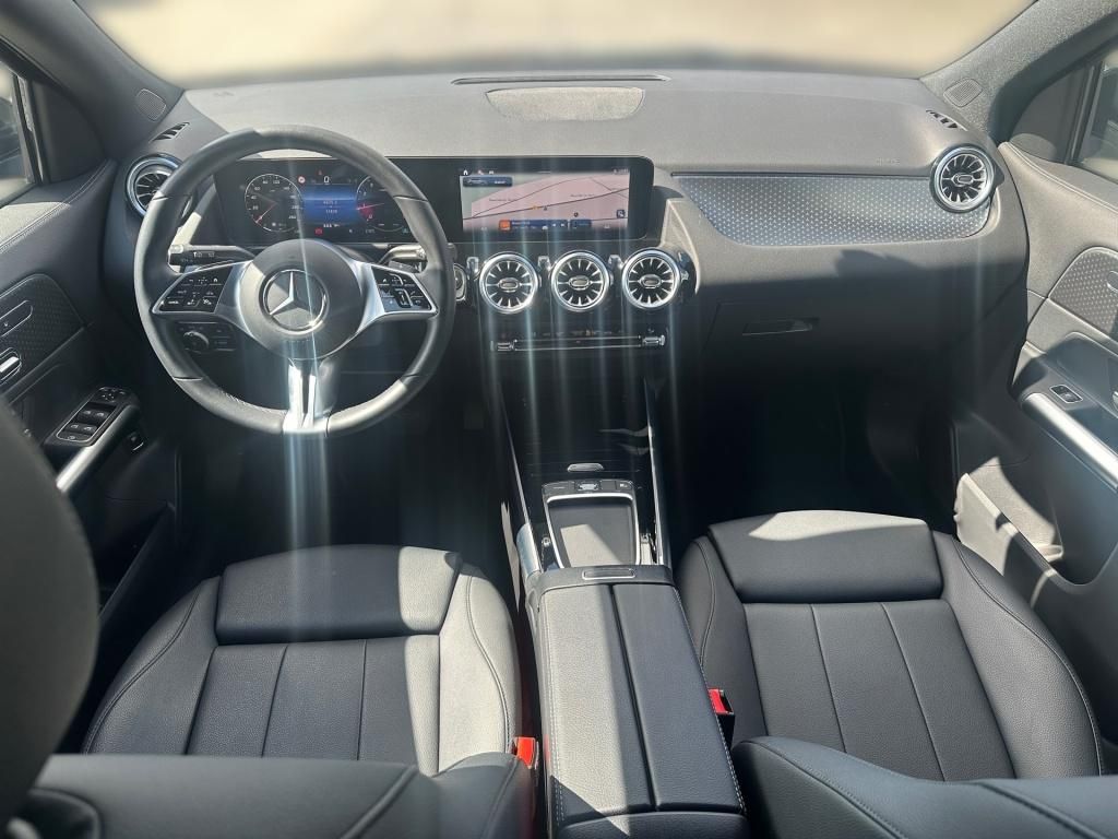 Fahrzeugabbildung Mercedes-Benz GLA 200 Progressive Memo KeyLess LED SHZ Ambie.