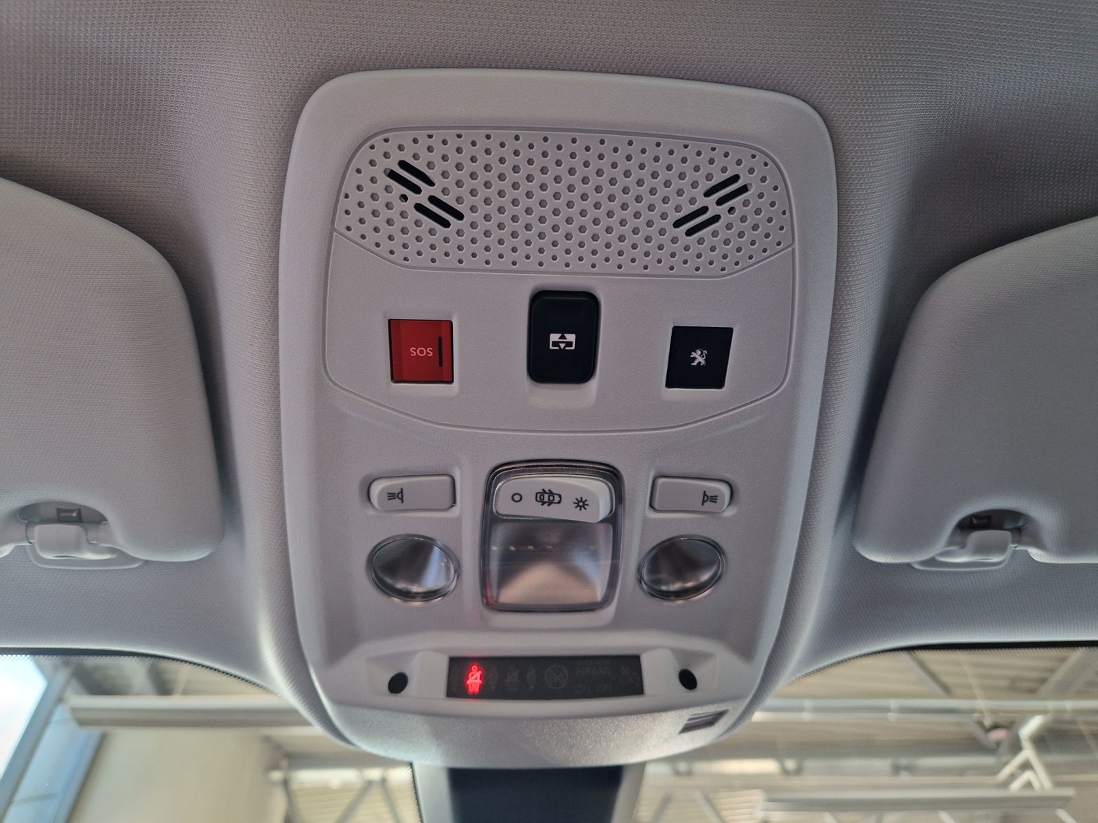 Fahrzeugabbildung Peugeot 2008 Allure PANO KLIMA LED NAVI ALU