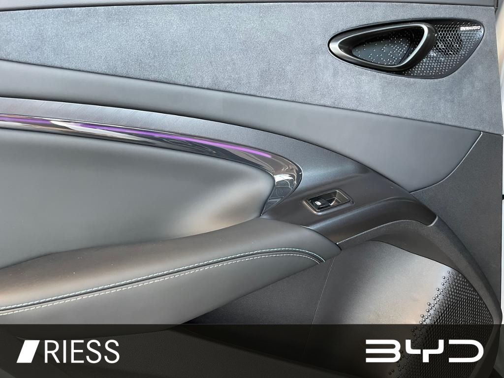BYD SEAL