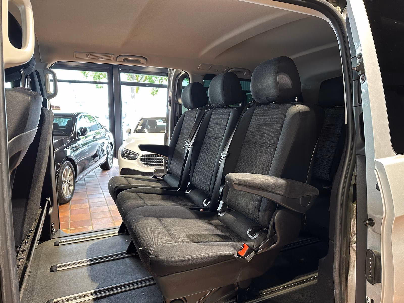 Mercedes-Benz VITO TOURER 114 LANG 9SITZE 2xSCHIEBETÜR 2xKLIMA