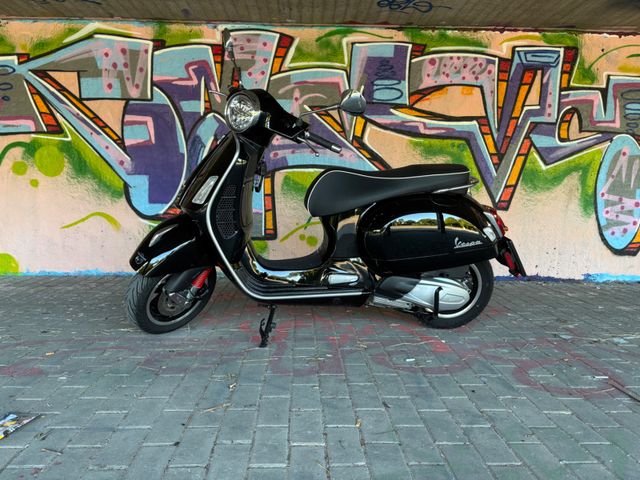 Vespa Gts 300