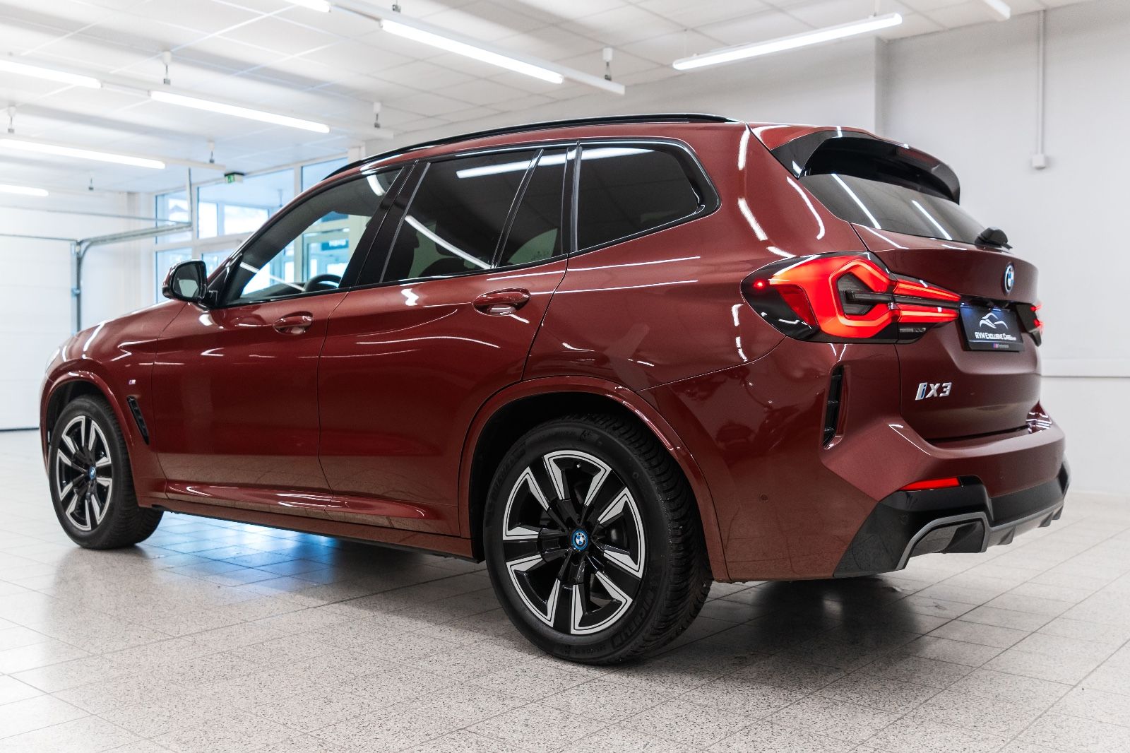 Fahrzeugabbildung BMW iX3 80KWH INSPIRING M-Sportpaket Laserlicht ACC