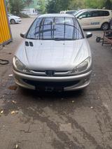 Peugeot 206 1.4 Premium 75 Premium - Peugeot 206 Premium mit Benzin-Antrieb