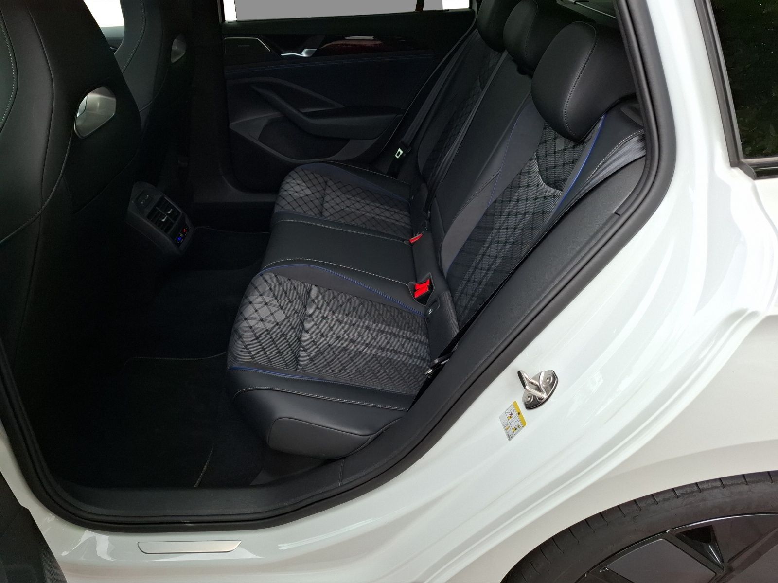 Volkswagen Passat Variant - Bild 5