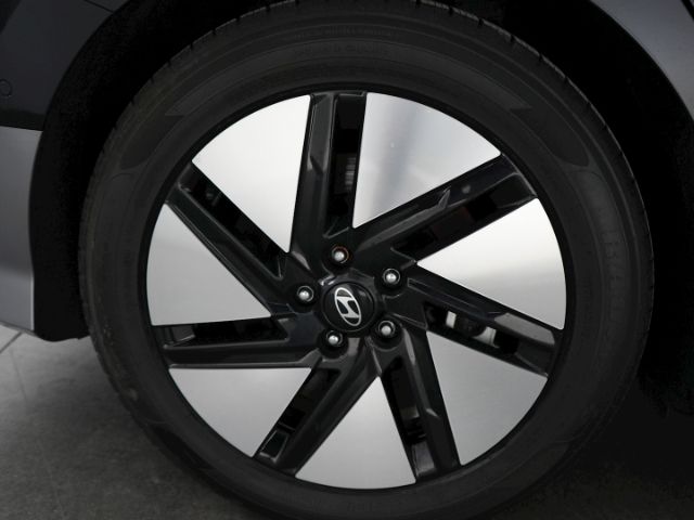 IONIQ 6 UNIQ 77,4kWh AT 4WD+MATRIX LED+NAVI+SURR