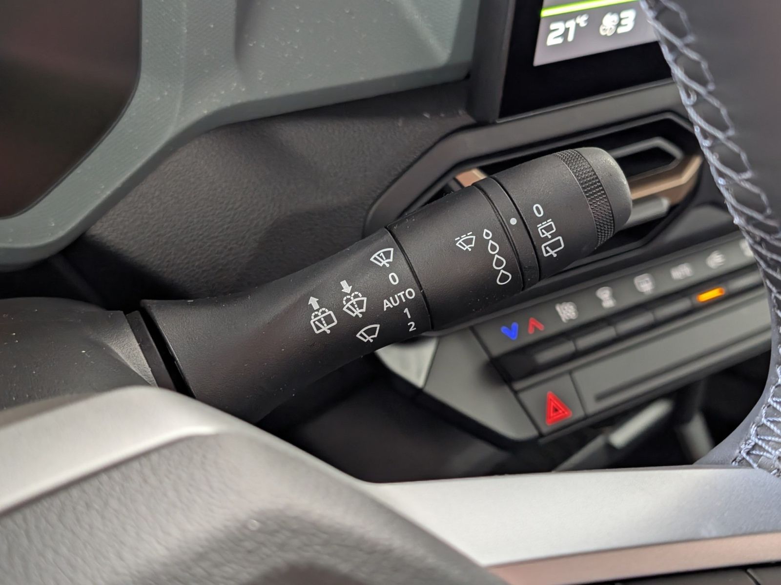 DACIA Duster Extreme Hybrid 155 Winter-Plus – Bild 29