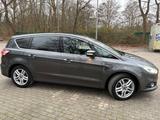 Ford S-Max 2,0 EcoBoost 176kW Titanium Automatik ... - Ford S-Max mit Benzin-Antrieb: Kleinbus, 2.0