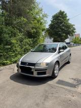 Fiat stilo 1.6 Benzin TÜV 05/27 - gebrauchte Fiat Stilo aus dem Jahr 2004