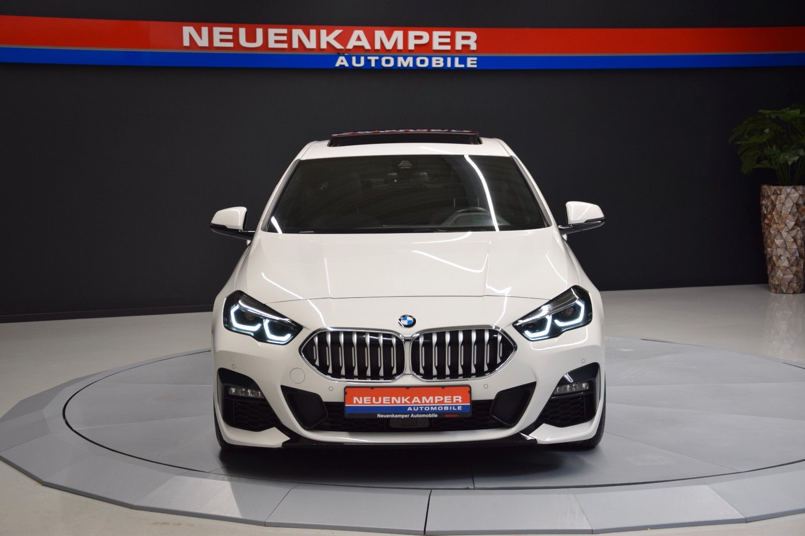 Fahrzeugabbildung BMW 218i M Sport Gran Coupe Panorama ACC H&k Memory