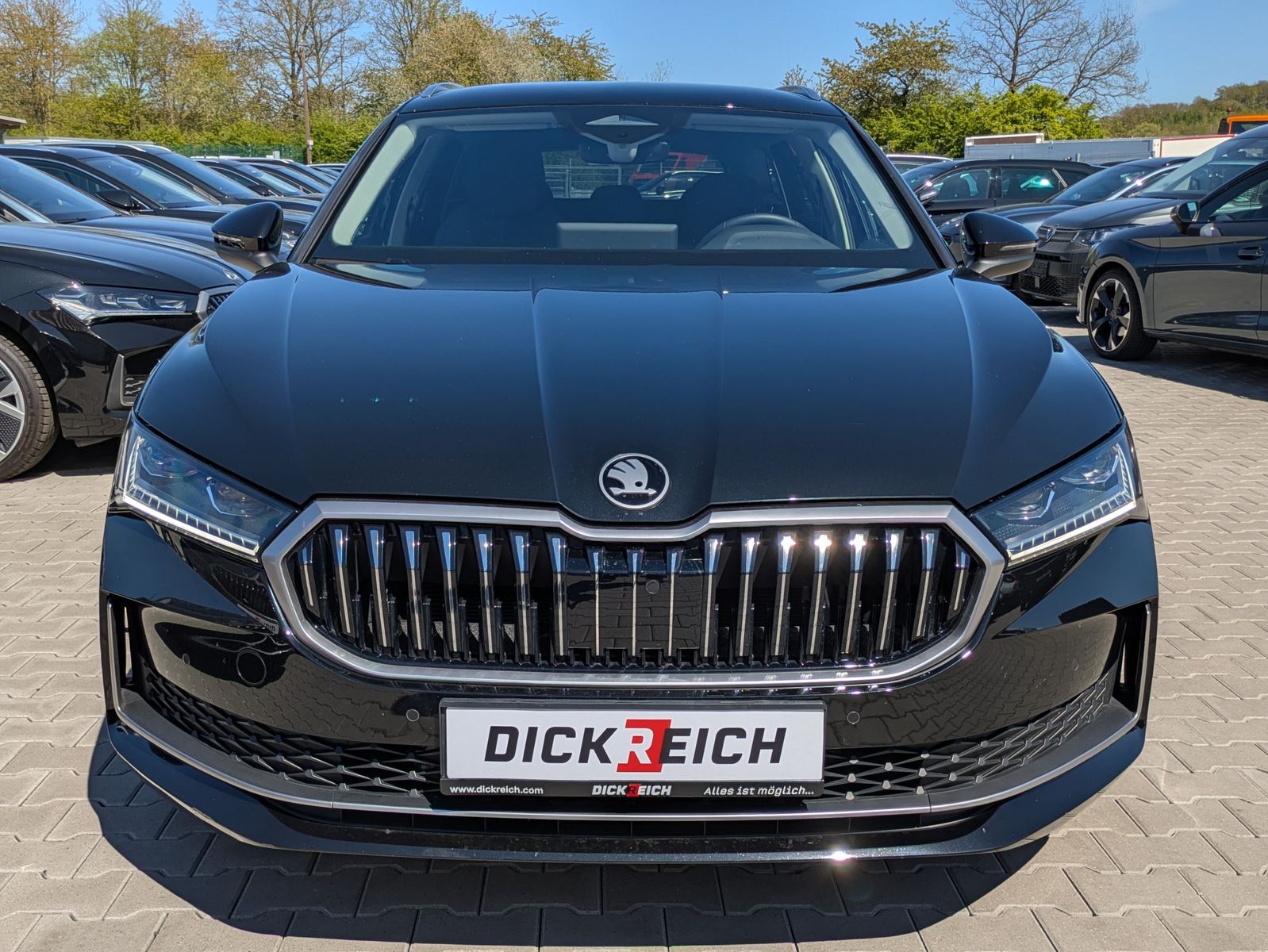 Fahrzeugabbildung SKODA Superb 2.0 TDI 4x4 Selection MATRIX*AHK*5J GAR.