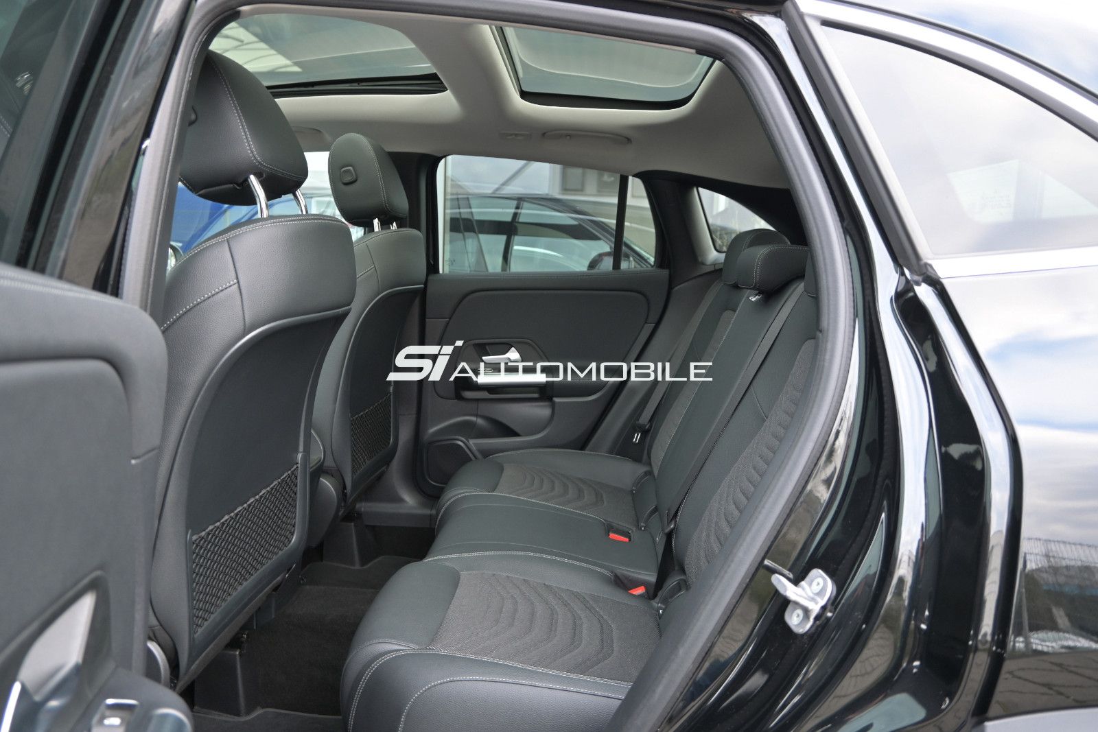 Fahrzeugabbildung Mercedes-Benz GLA 180 d DCT Progressive °ACC°PANO°MEMO°KEYLESS