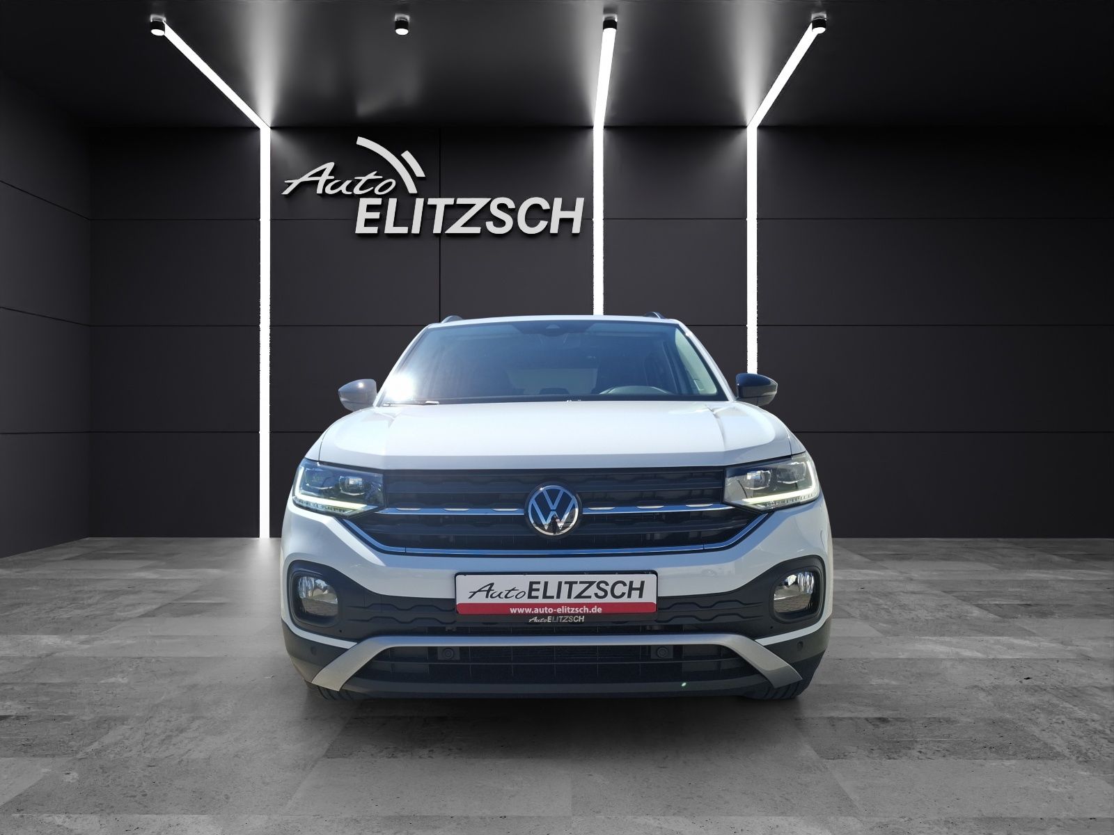 Fahrzeugabbildung Volkswagen T-Cross TSI Life LED Navi GRA PDC SHZ 17"