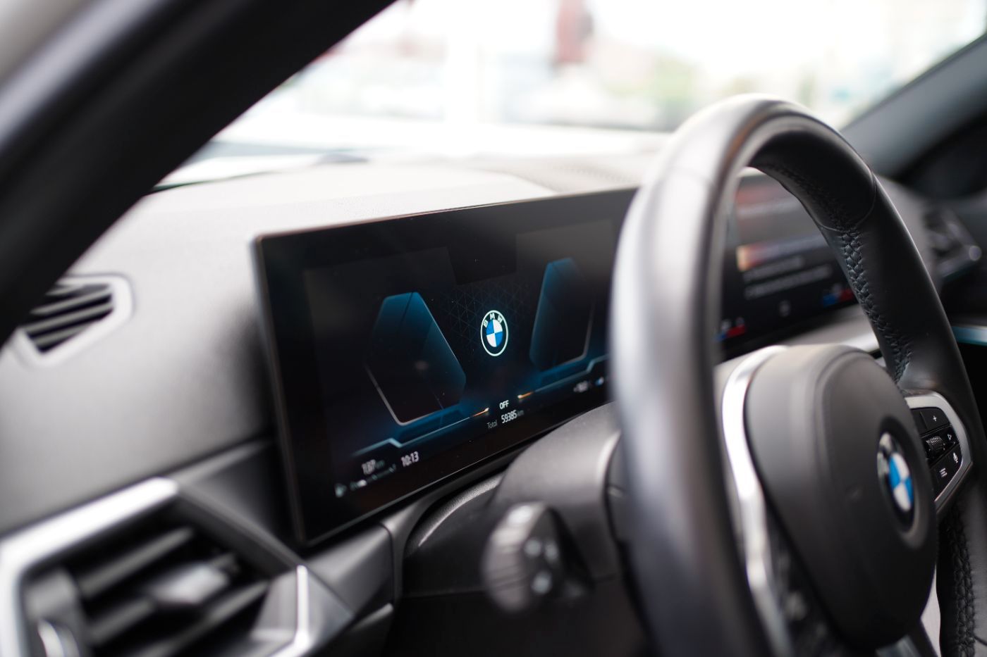 Fahrzeugabbildung BMW 320iA M Sport +Parking Assistant+Driving Assista