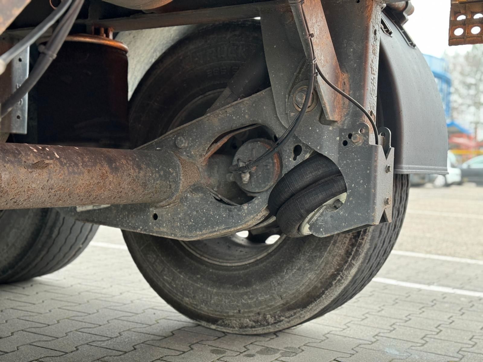 Fahrzeugabbildung Carnehl Kippmulde mit Liftachse Alumulde