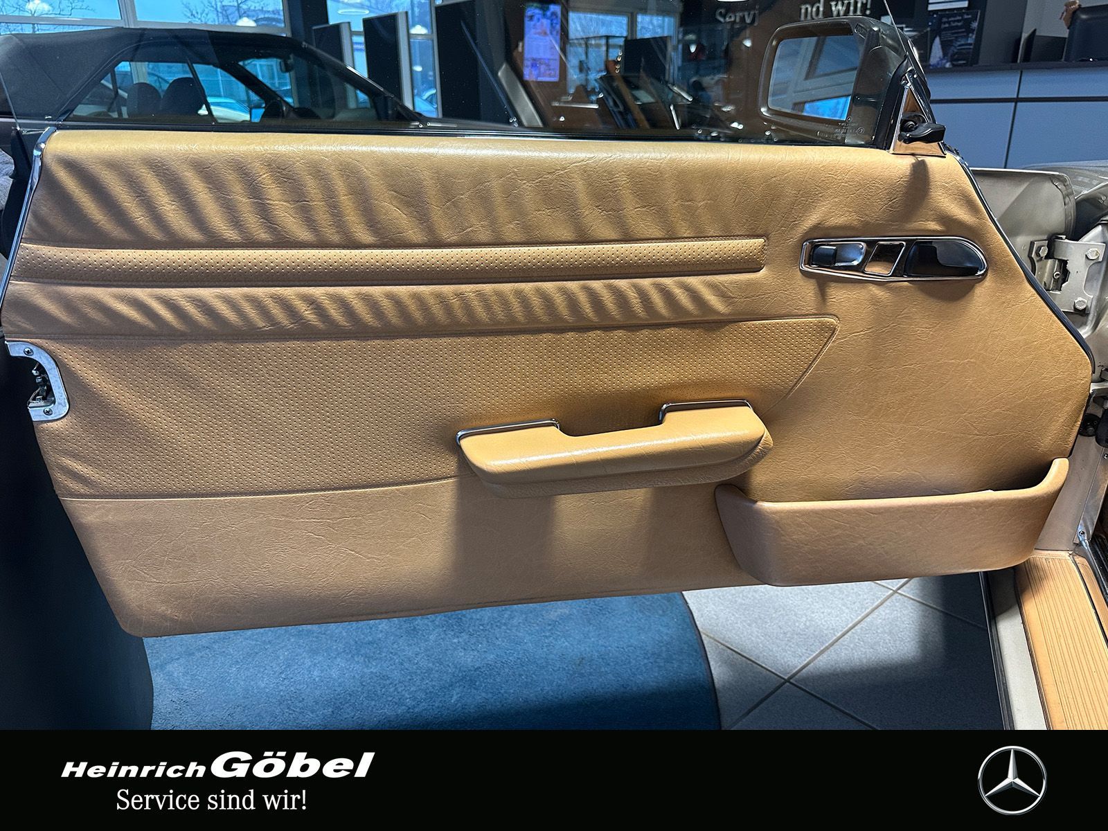 Fahrzeugabbildung Mercedes-Benz 560 SL