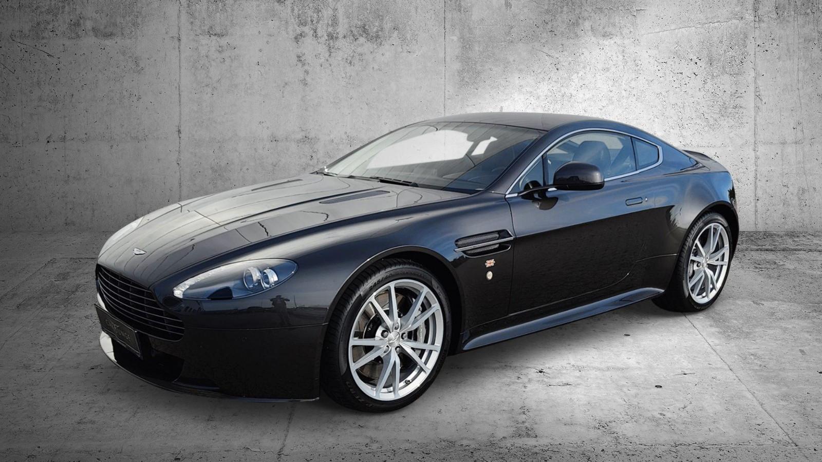 Aston Martin V8 Vantage S C53