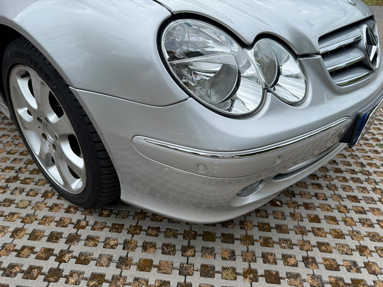 Fahrzeugabbildung Mercedes-Benz CLK 320