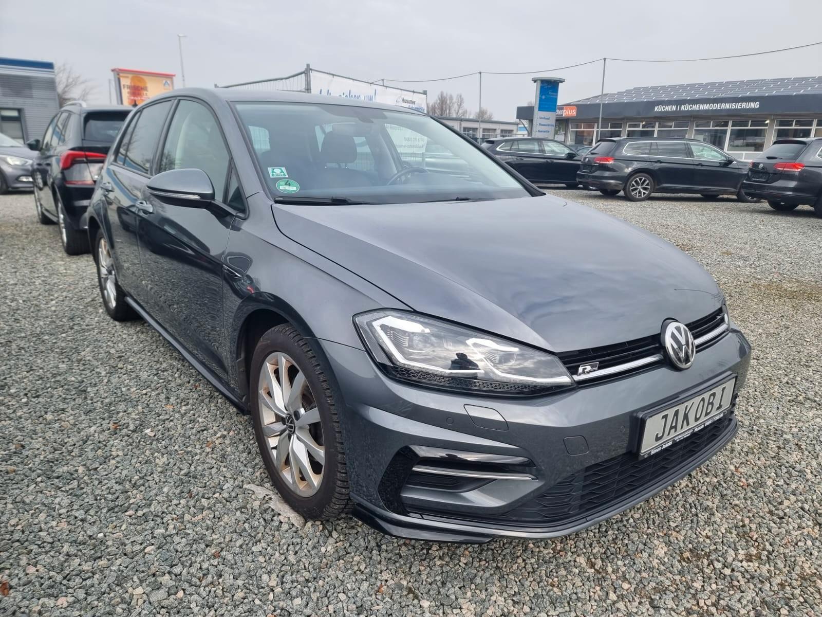 Volkswagen Golf VII 1.5 Highline R-Line Front Assist NAVI