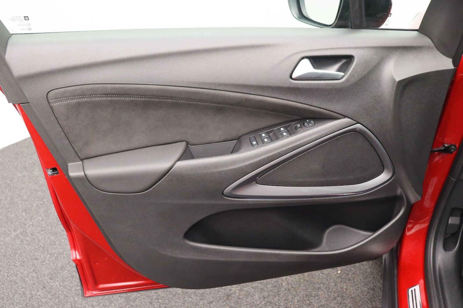 Fahrzeugabbildung Opel Crossland 1.2 Ultimate Paket NAVI HUD LED PANO