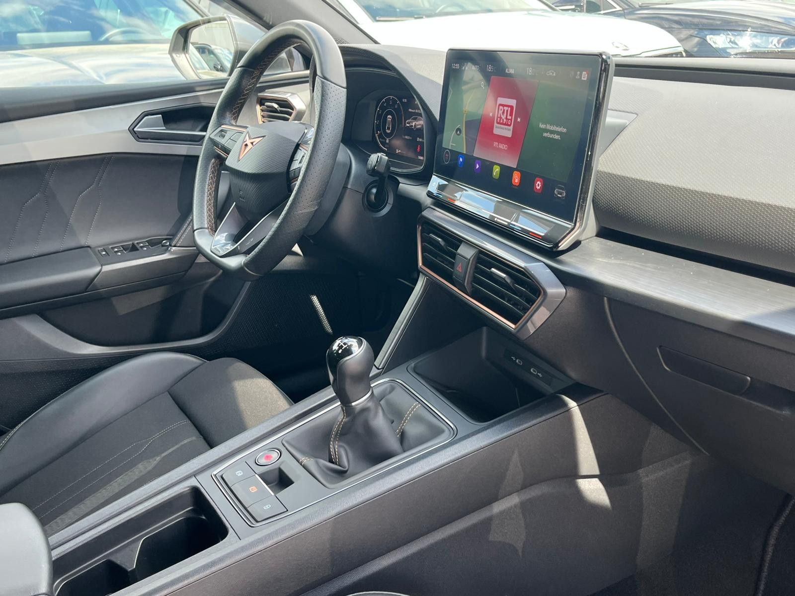 Fahrzeugabbildung CUPRA Leon 1.5 TSI LED*NAVI*APP*SHZ*KAMERA*ACC*MEMORY