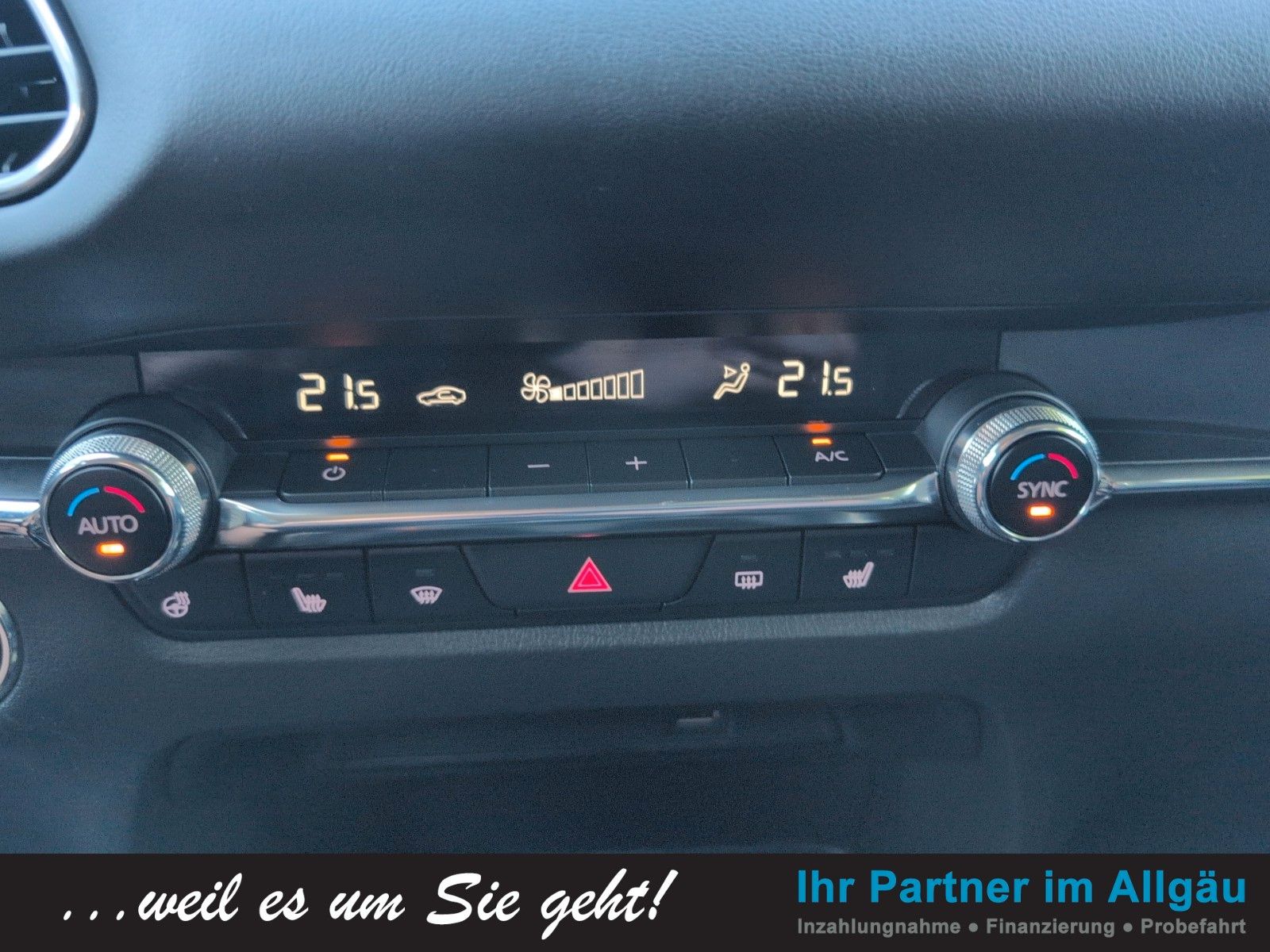 Fahrzeugabbildung Mazda CX-30 SKY-X 2.0 AWD AT 1HD SELECTION DES-P PRE-P