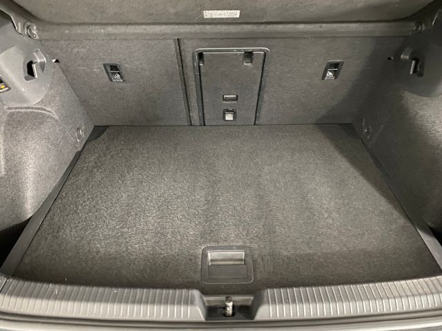 Golf VIII United 1.5 TSI PANO+AHK+NAVI