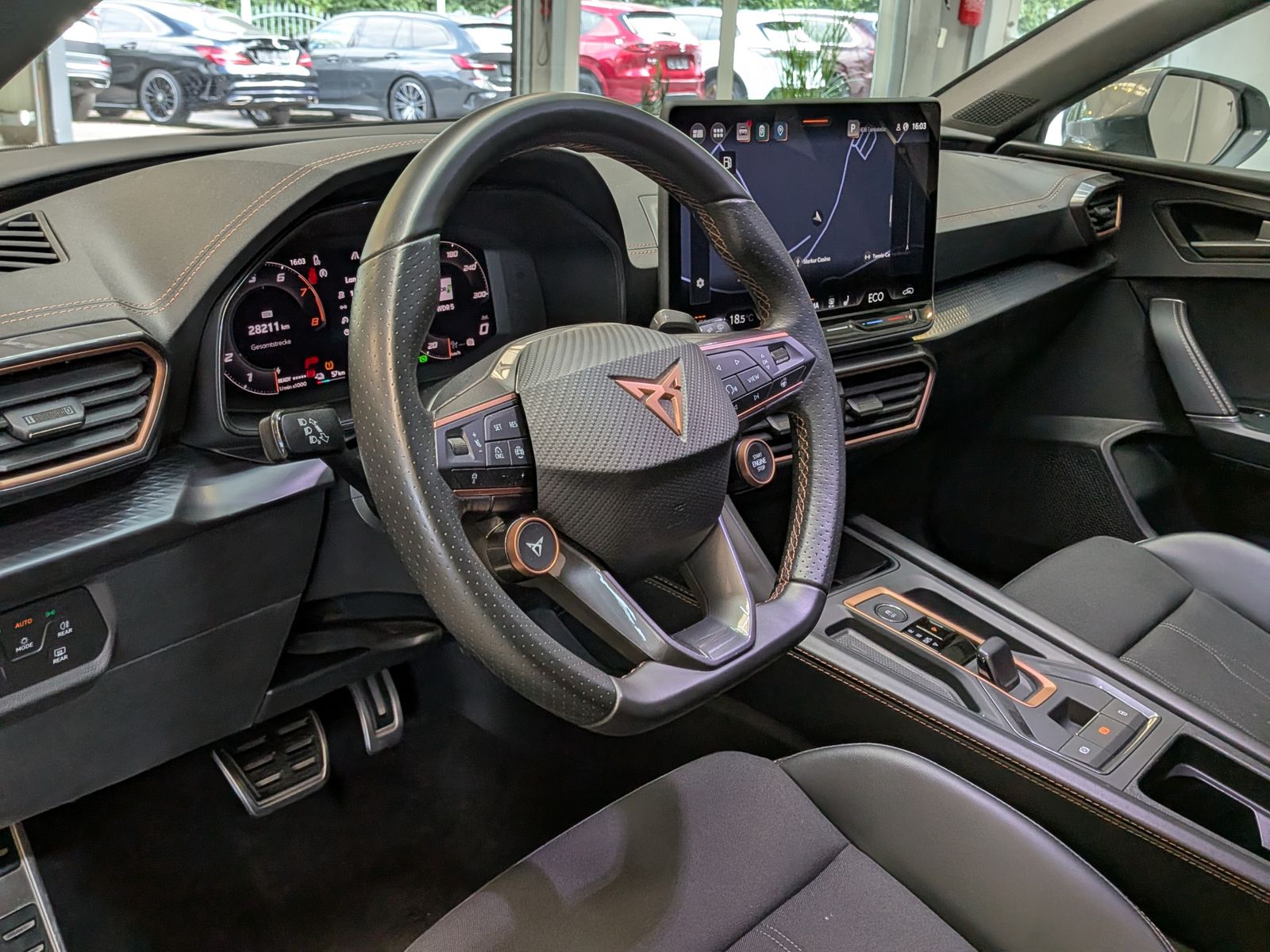 Fahrzeugabbildung CUPRA Leon 1.5 e-Hybrid MATRIX*ACC*EDGE*CARPLA*SoH100%