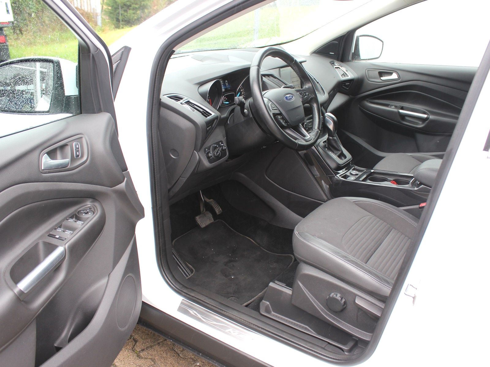 Fahrzeugabbildung Ford Kuga Titanium 2,0 TDCi 4x4 Start/Stopp