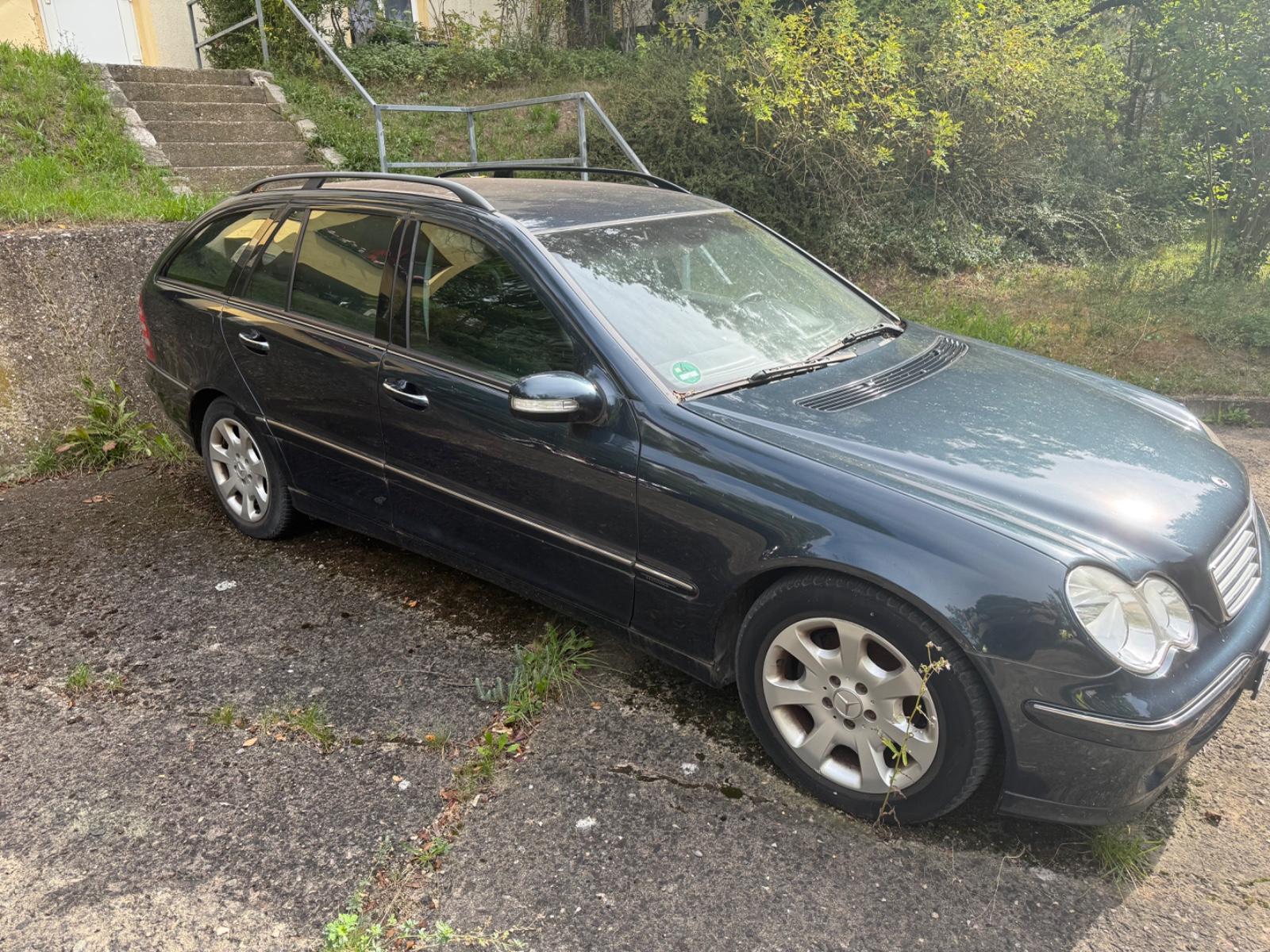Mercedes-Benz C180 2004 — rear view