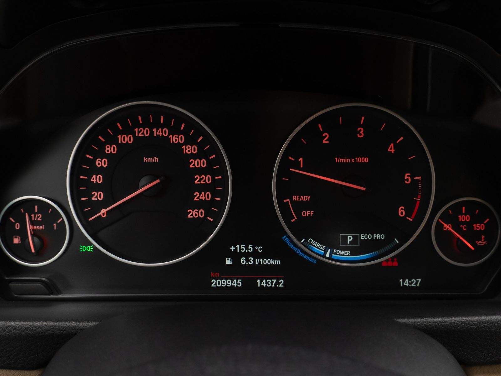 Fahrzeugabbildung BMW 320d xD PDC HUD Lenkrhzg Stop&Go Alarm Komfort