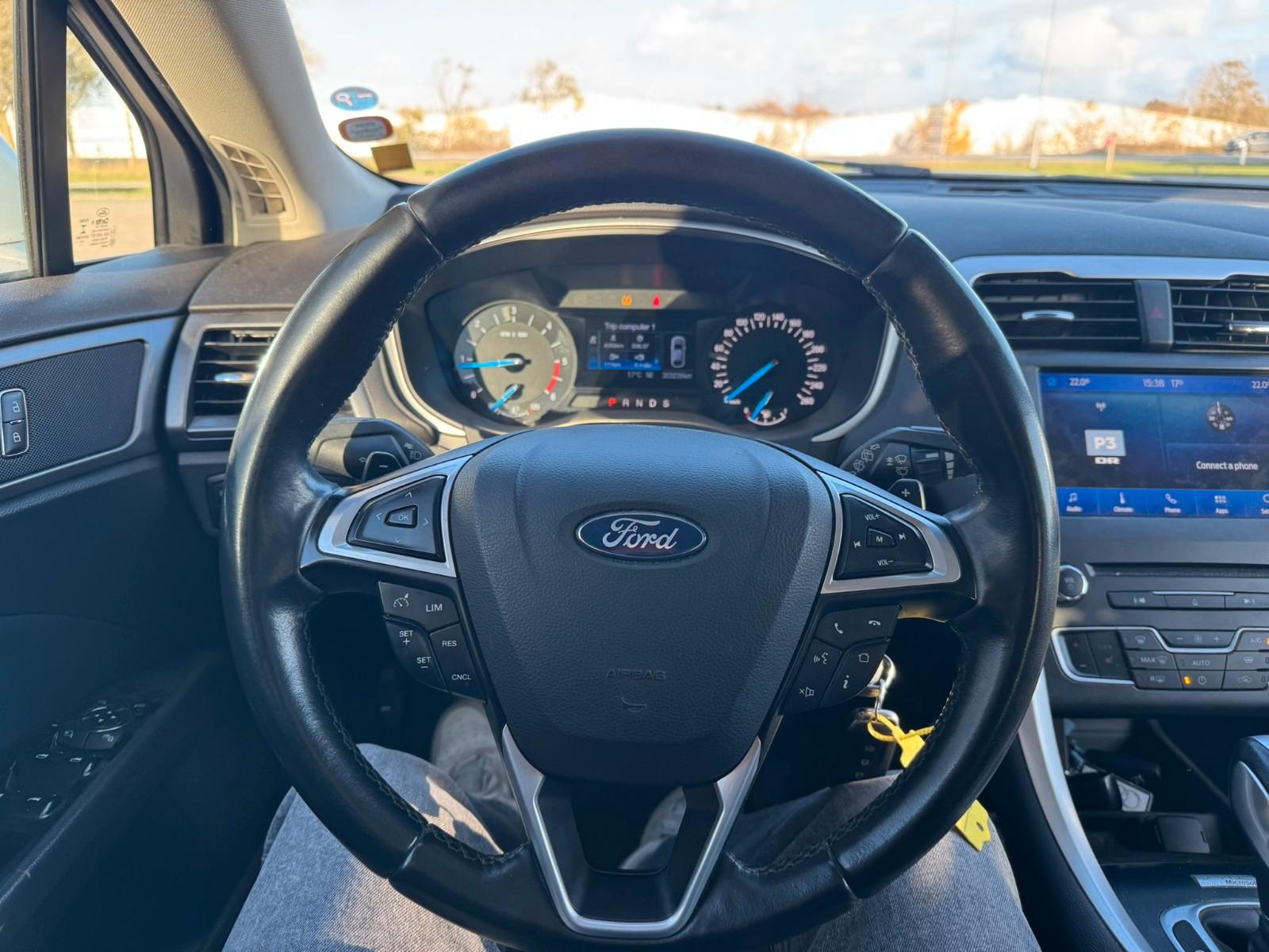 Ford Mondeo 2015 — photo 14